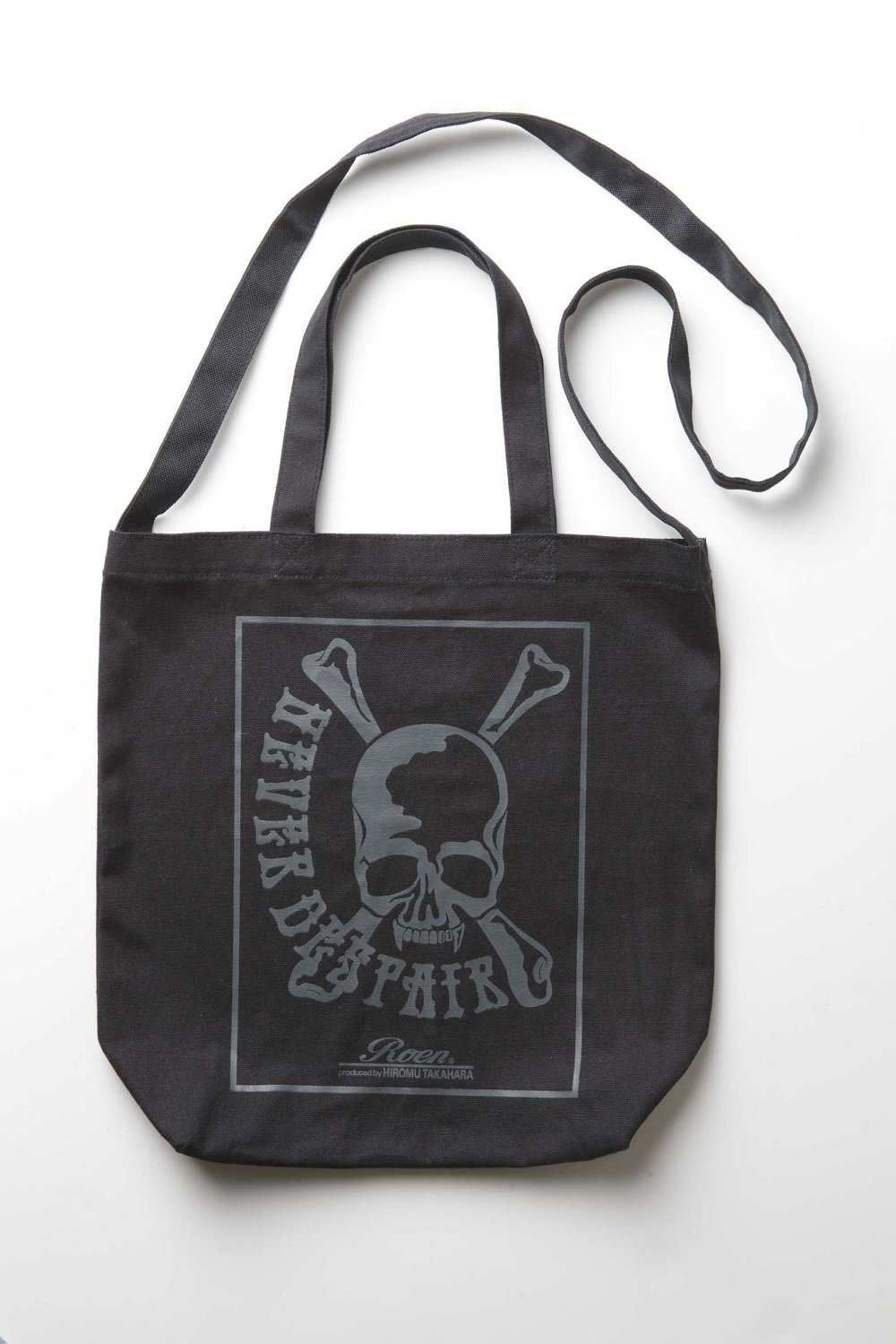 Roen HIROMU TAKAHARA BAG กระเป๋าผ้าสีดำลายหัวกะโหลก สามารถใช้ถือหรือสะพายได้ (สายสะพายถอดไม่ได้นะคะ)