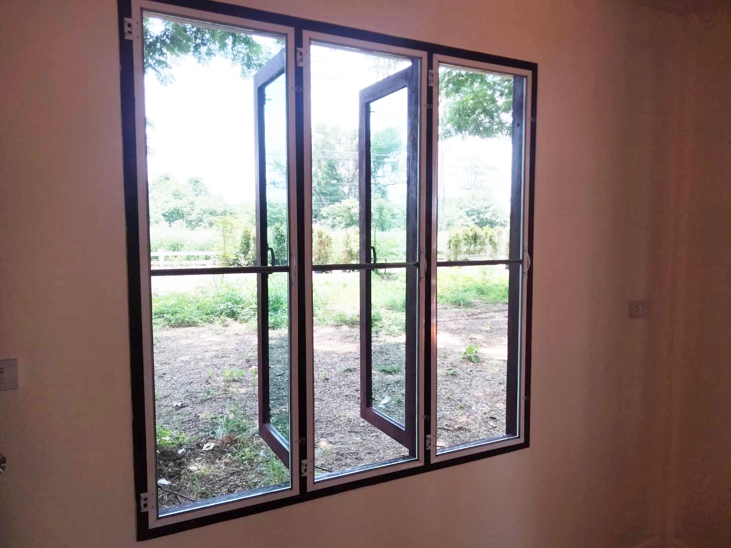 บ้านน็อคดาวน์ ขนาด 4*6 และ 3*4 พร้อมระเบียงกลางบ้าน