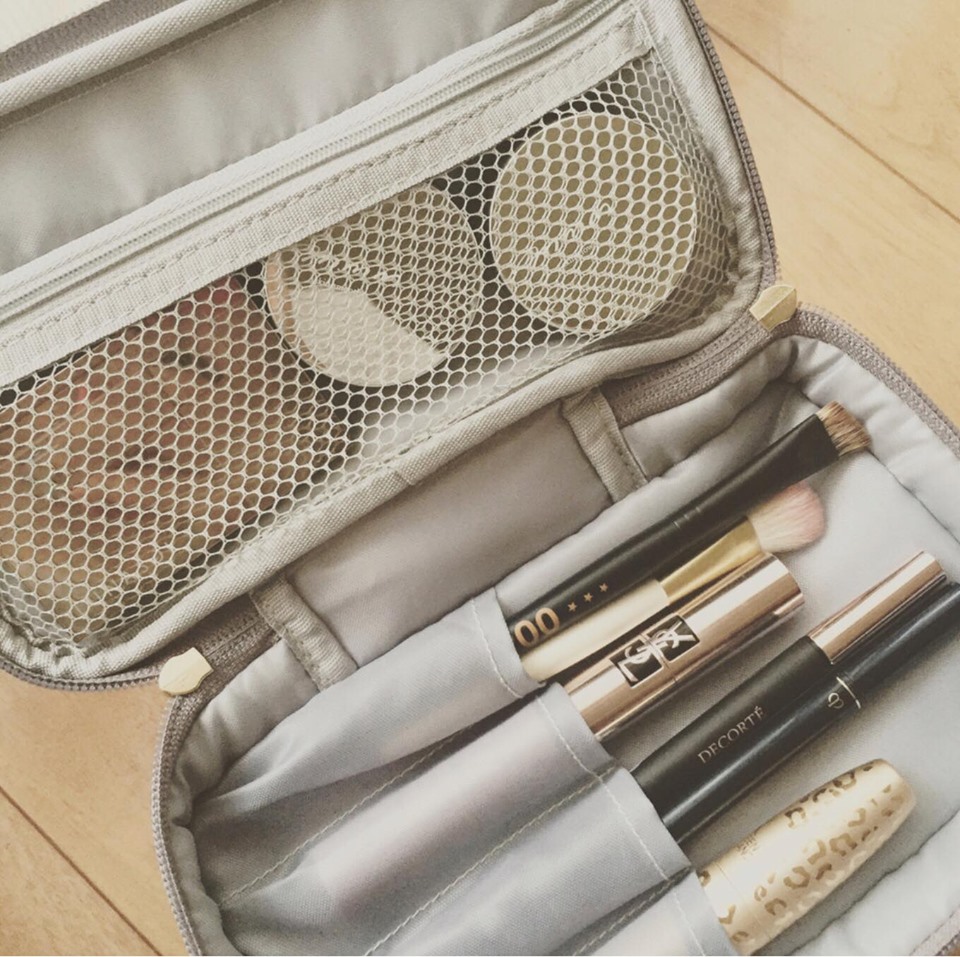 ❌เลิกจำหน่าย❌ (มีกล่อง) IENA กระเป๋าใส่เครื่องสำอาง 2 ชั้น สามารถเก็บเครื่องสำอางที่คุณใช้ทุกวัน