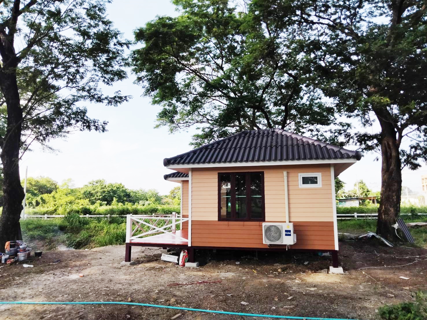 บ้านน็อคดาวน์ ขนาด 4*6 และ 3*4 พร้อมระเบียงกลางบ้าน