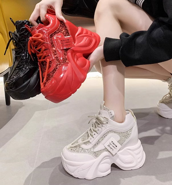 รองเท้าผ้าใบเสริมส้น 4 นิ้ว สีขาว/ดำ/แดง ไซส์ 34-39