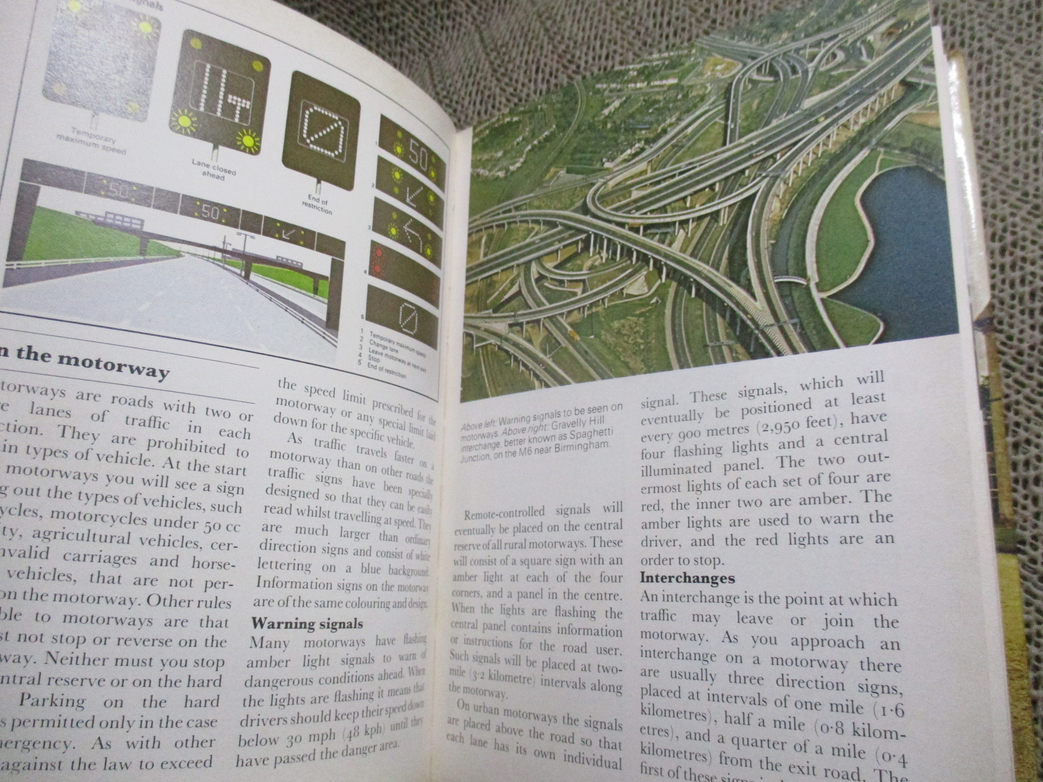 The Young Road Traveller's Handbook by Eldin Peter (Hardcover) / HAMLYN