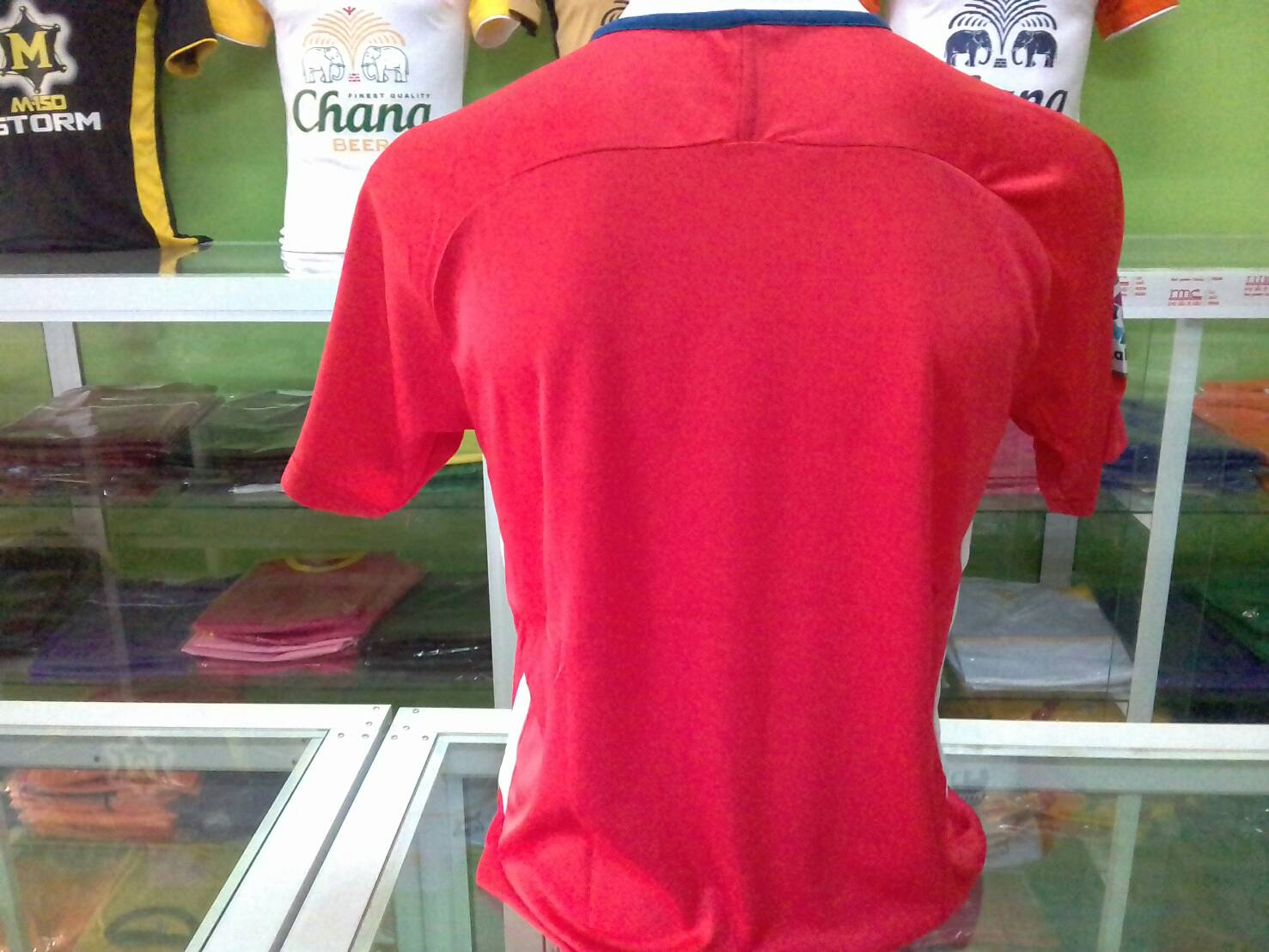 ชุดฟุตบอลแอตเลติโก มาดริด ทีมเหย้า ฤดูกาล 2017- 2018