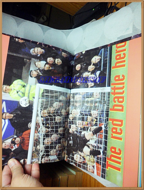 OC2204;นิตยสารฟุตบอลสตาร์ซอคเก้อร์,STAR'S SOCCER ปี2544 ฉบับที่10มีโปสเตอร์หน้ากลาง