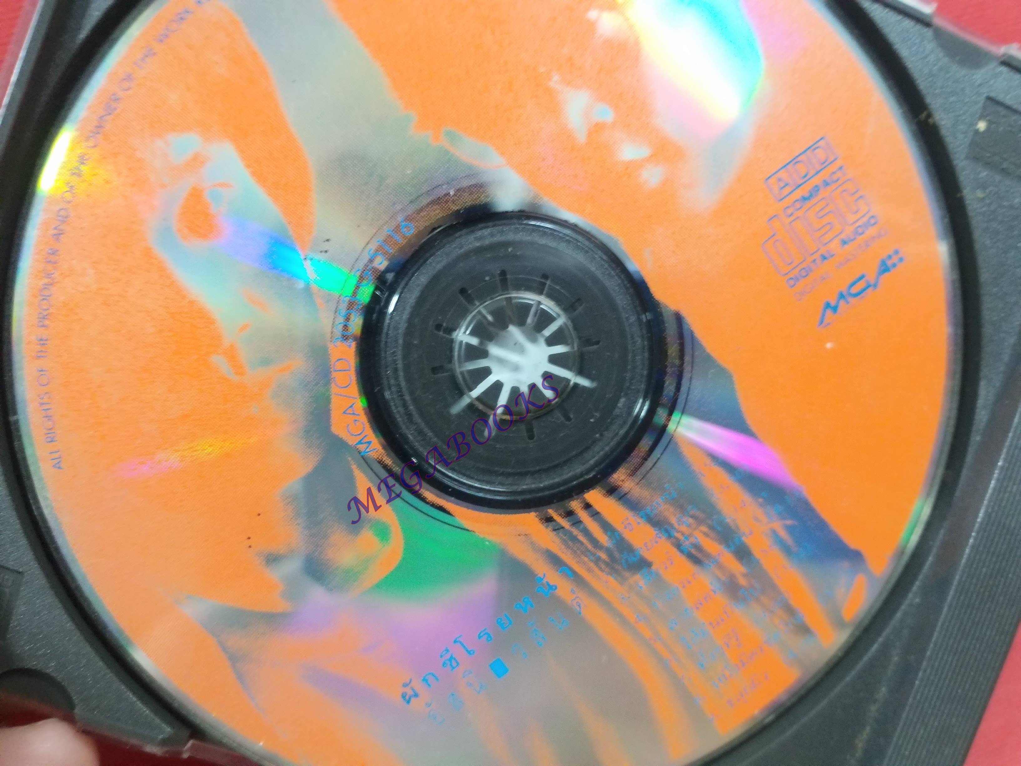 ซีดีเพลงไทยสากล อัสนี-วสันต์ อัลบั้ม ผักชีโรยหน้า / แผ่นมีรอยบ้าง