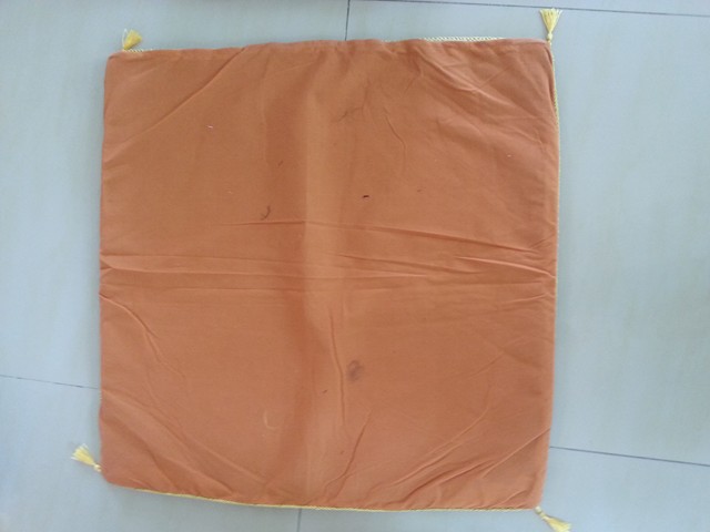 อาสนะ หนา 63*63ซม (หนา 1นิ้ว) ผืนละ 63 บาท ส่ง 100 ผืน