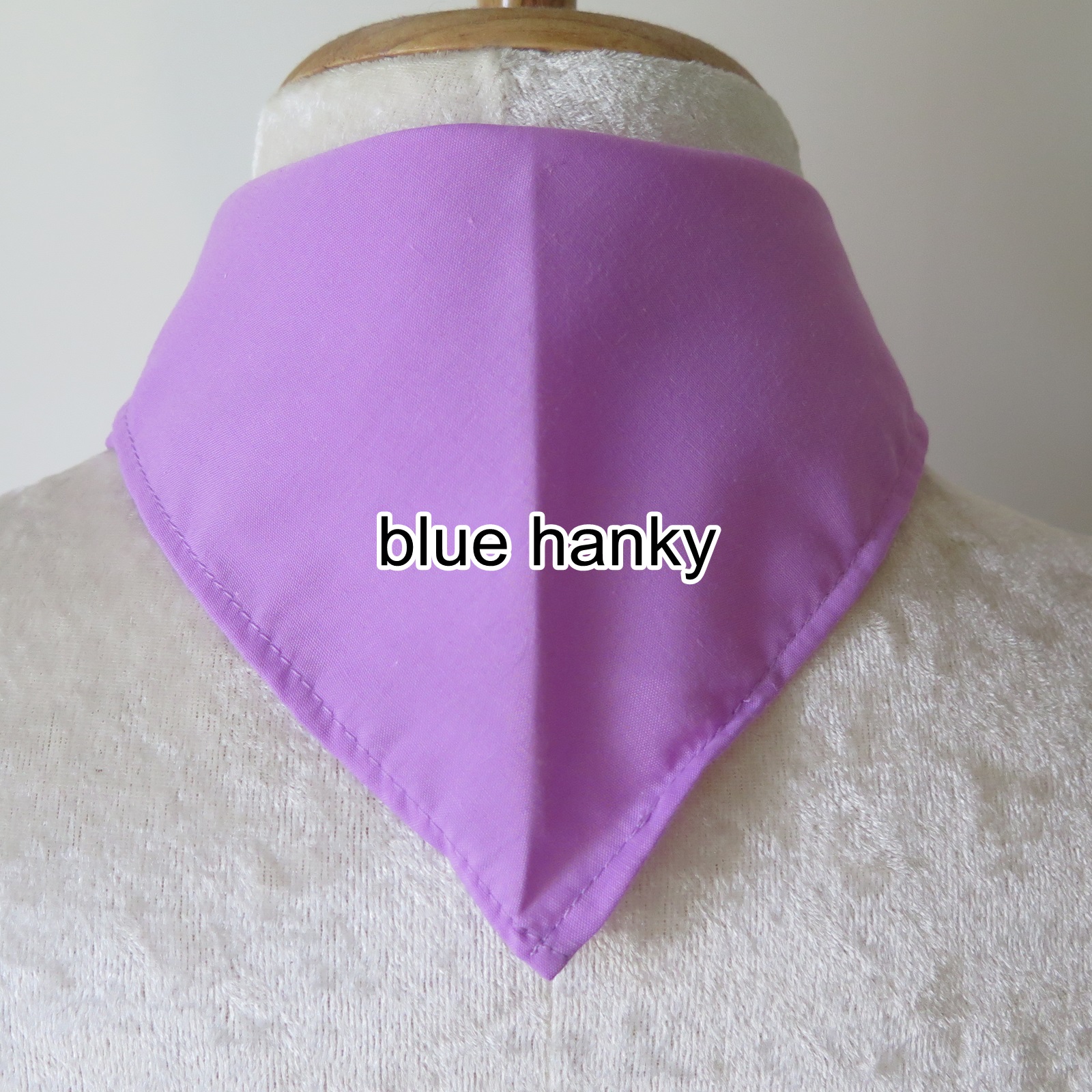 30ผืน สีม่วงกลาง สามเหลี่ยม120ซม ลูกเสือ