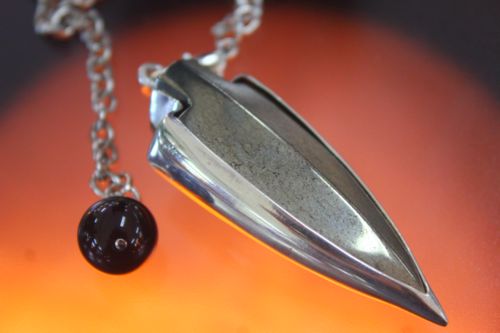เพนดูลั่มไพไรต์ทรงหัวลูกศร ( pyrite pendulum )