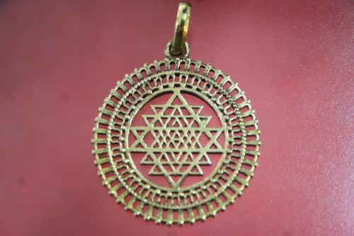 จี้ศรีจักรายันตรา (Sri Chakra Yantram)