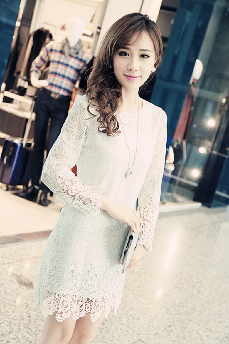 ***หมดค่ะ***เดรสออกงานลูกไม้แขนยาวสีขาวทรงเอ เข้ารูป สวยงามมากค่ะ