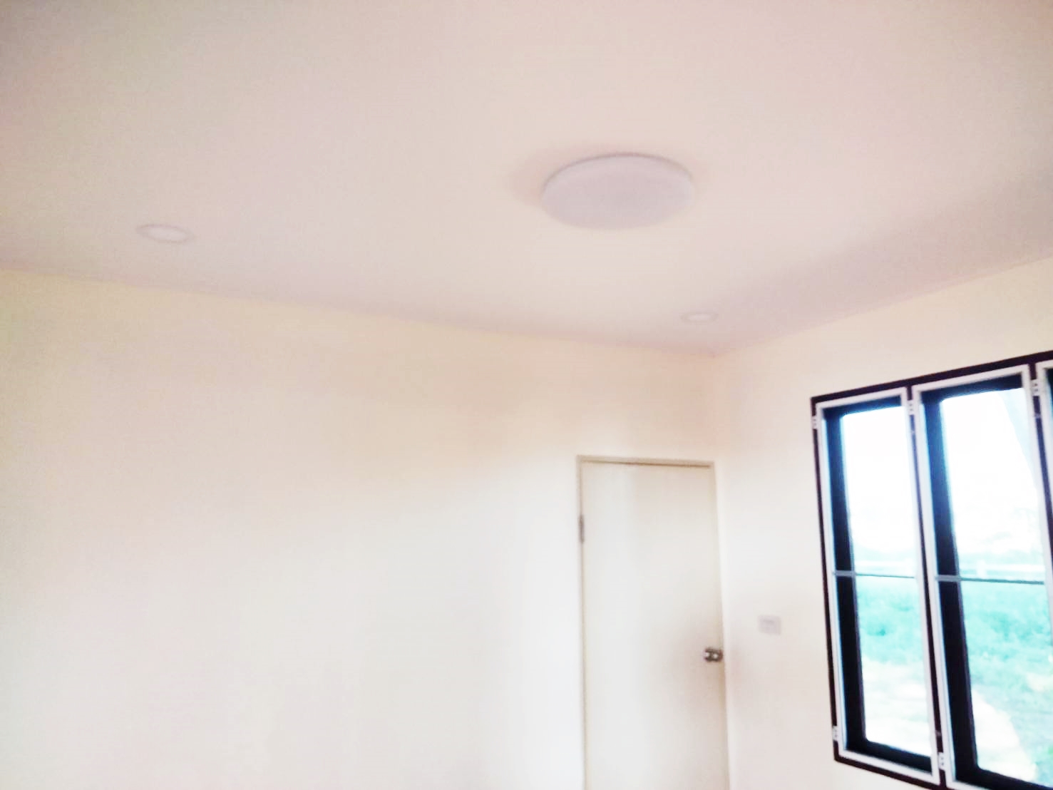 บ้านน็อคดาวน์ ขนาด 4*6 และ 3*4 พร้อมระเบียงกลางบ้าน