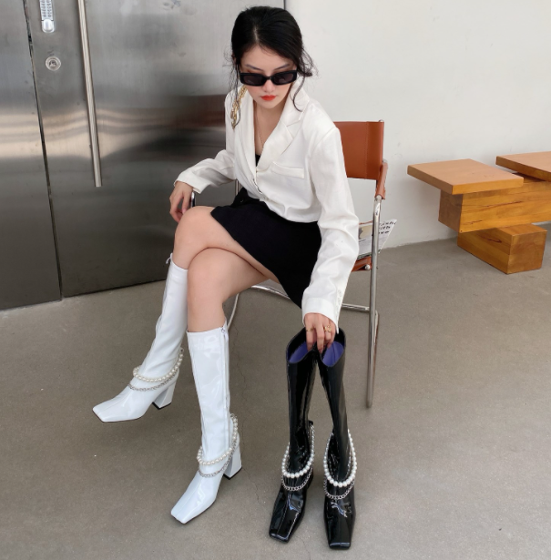 รองเท้าส้นบูทแต่งโซ่มุขสีขาว/ดำ ไซต์ 35-39