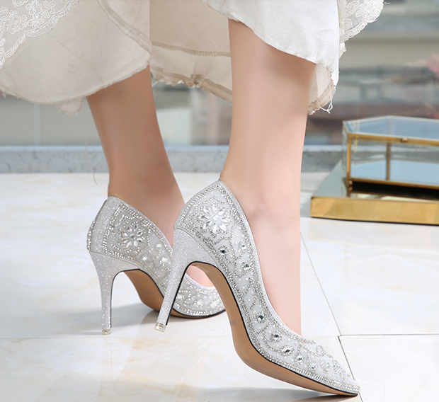 รองเท้าคัทชูเจ้าสาวสีเงิน ไซต์ 34-40 ส้นสูง 2.4 / 3.6 นิ้ว