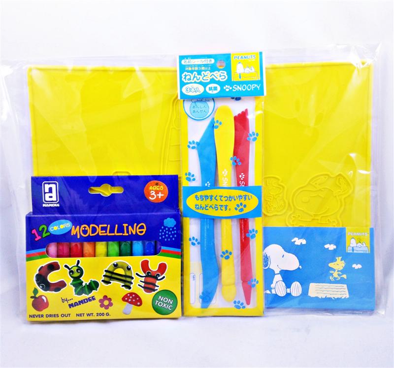 ชุดดินน้ำมัน Nandee 12สี 200กรัม พร้อมแม่แบบ SNOOPY