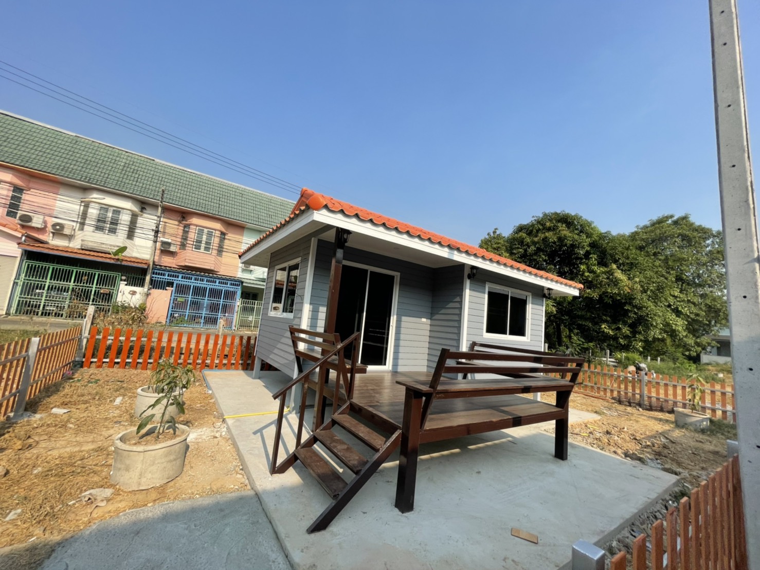 บ้านน็อคดาวน์ ขนาด 4*6 เมตร พร้อมระเบียง 2*3 เมตร 1 ห้องนอน 1ห้องน้ำ 1ห้องโถง