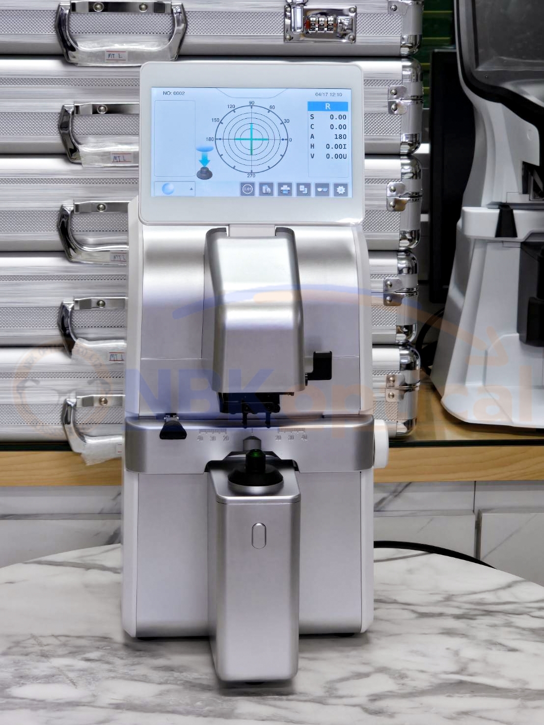 เครื่องเช็คเลนส์ออโต้ LM-900 Lensmeter