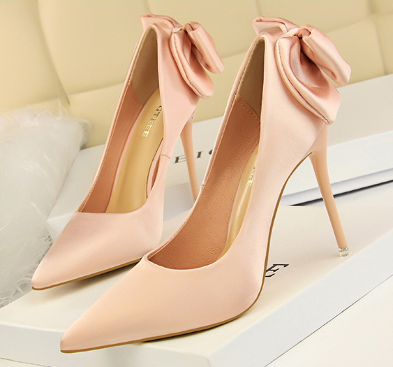 รองเท้าคัทชูส้นสูงผ้าซาตินติดโบว์หลัง ไซต์ 34-40 สีแดง/ดำ/กรม/เทา/ชมพู/เขียว/แดงเลือดหมู