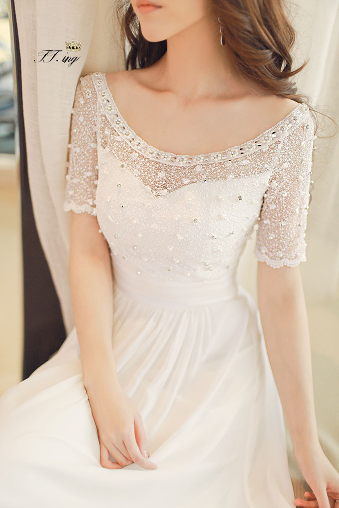 ***หมดค่ะ***Maxi dress คอกว้าง แขนสั้นสีขาว ปักมุกซีทรูช่วงอก สวยมากๆค่ะ