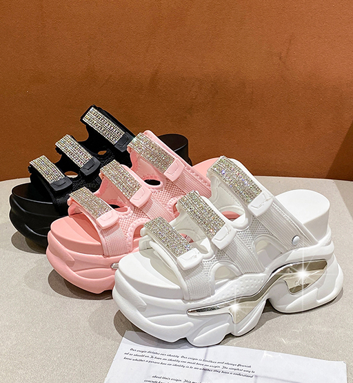 รองเท้าส้นเตารีดแบบสวมสีชมพู/ขาว/ดำ ไซส์ 34-39 มี 2 รุ่น