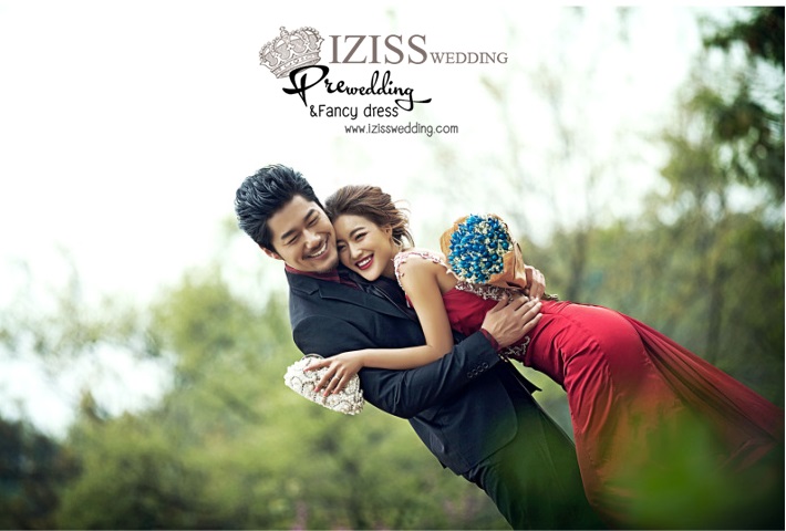 **พรีออเดอร์** PW099 ชุดถ่ายพรีเว็ดดิ้ง (pre wedding dress) ชุดแฟนตาซีชายหญิง "ธีมสีแดง"