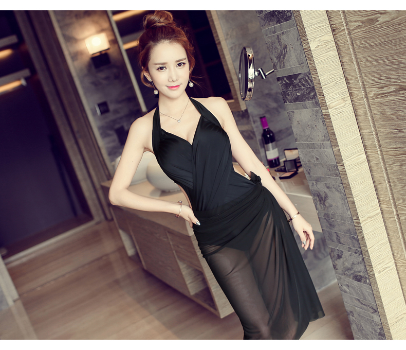 ***พรีออเดอร์***บิกินี่ชุดว่ายน้ำวันพีซ one-piece สีดำ เล่นดีเทลเว้าด้านข้างโชว์ sexy เล็กๆ ด้วยการแทร็ปผ้าสายคู่สลับไขว้กัน สดใสน่ารักรับลมทะเล สวยเหมือนแบบค่ะ