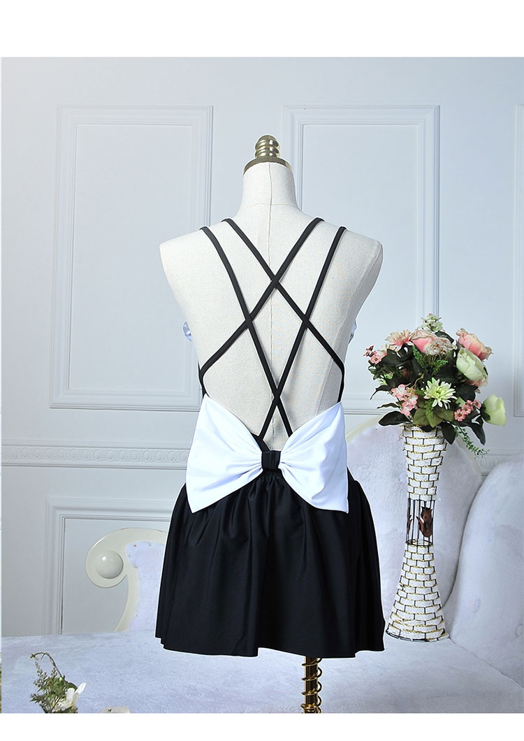 ***พรีออเดอร์***บิกินี่ชุดว่ายน้ำวันพีซ one-piece สีดำ แต่งช่วงอกด้วยโบว์เล็กๆ น่ารัก เล่นดีเทล sexy เล็กๆ โชว์แผ่นหลัง ด้วยสายบราคู่สลับไขว้กัน ช่วงกระโปรงแต่งระบาย สดใสน่ารักรับลมทะเล สวยเหมือนแบบค่ะ