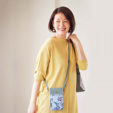 KEI Hayama PLUS going out pouch กระเป๋าใส่โทรศัพท์สะพายได้ (มีกล่อง)