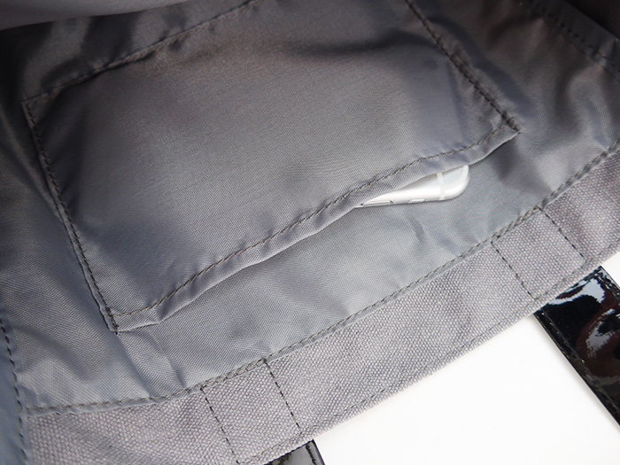 TILA MARCH x spring กระเป๋าถือด้านในมีช่องแบ่งใส่ของด้วยค่ะ