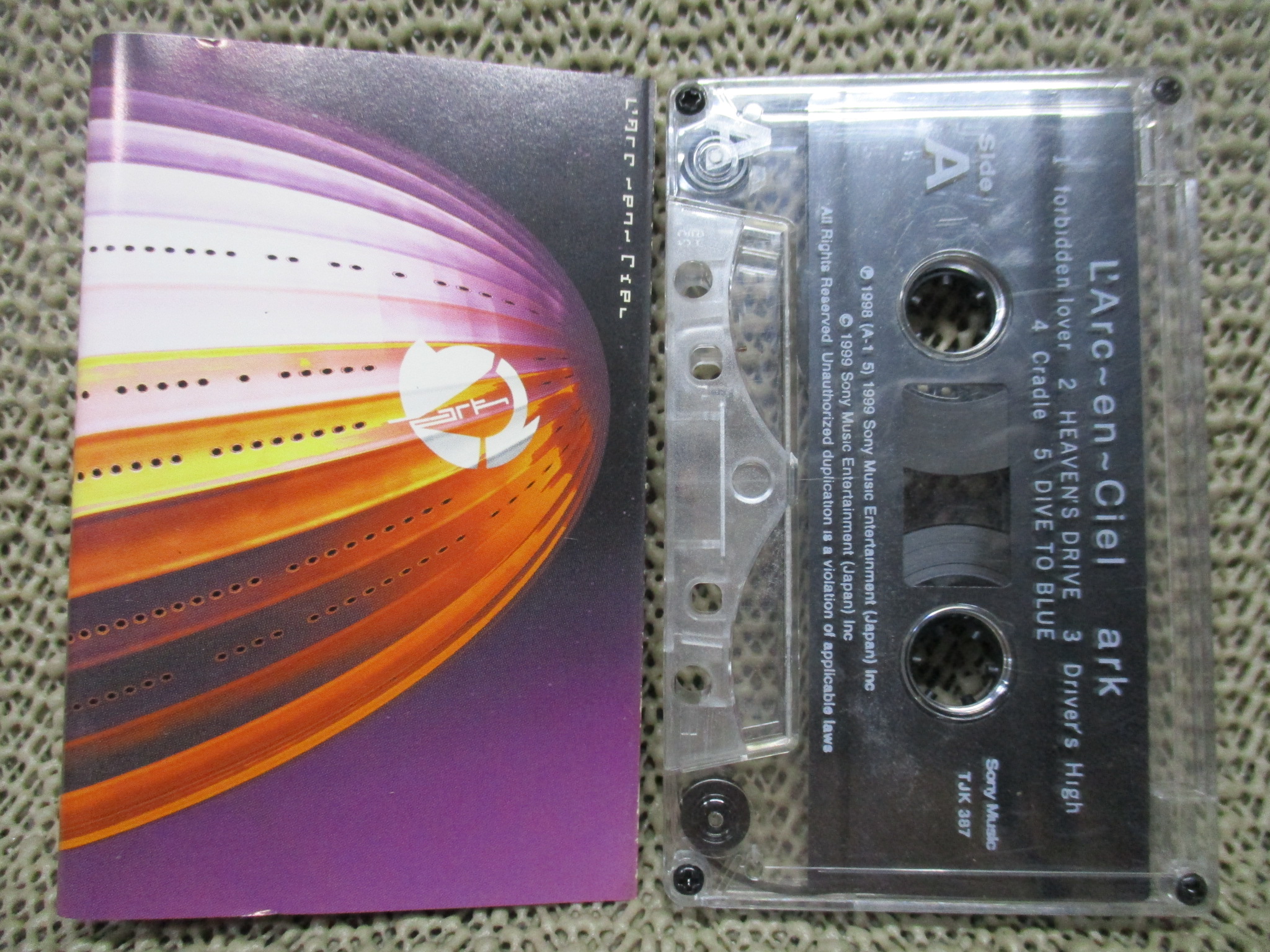 เทปเพลงสากล L'Arc~en~Ciel อัลบั้ม ark สภาพดี ปกสวย ตัวหนังสือชัด