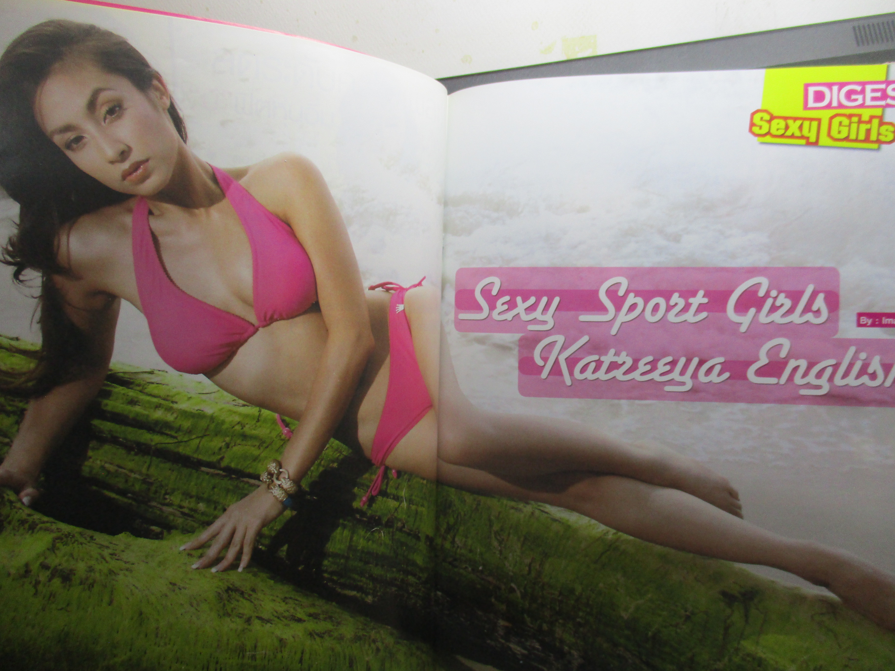 นิตยสาร VCD ไดเจสท์ เล่มที่023 ปี2554 หน้ากลาง แคทรียา อิงลิช