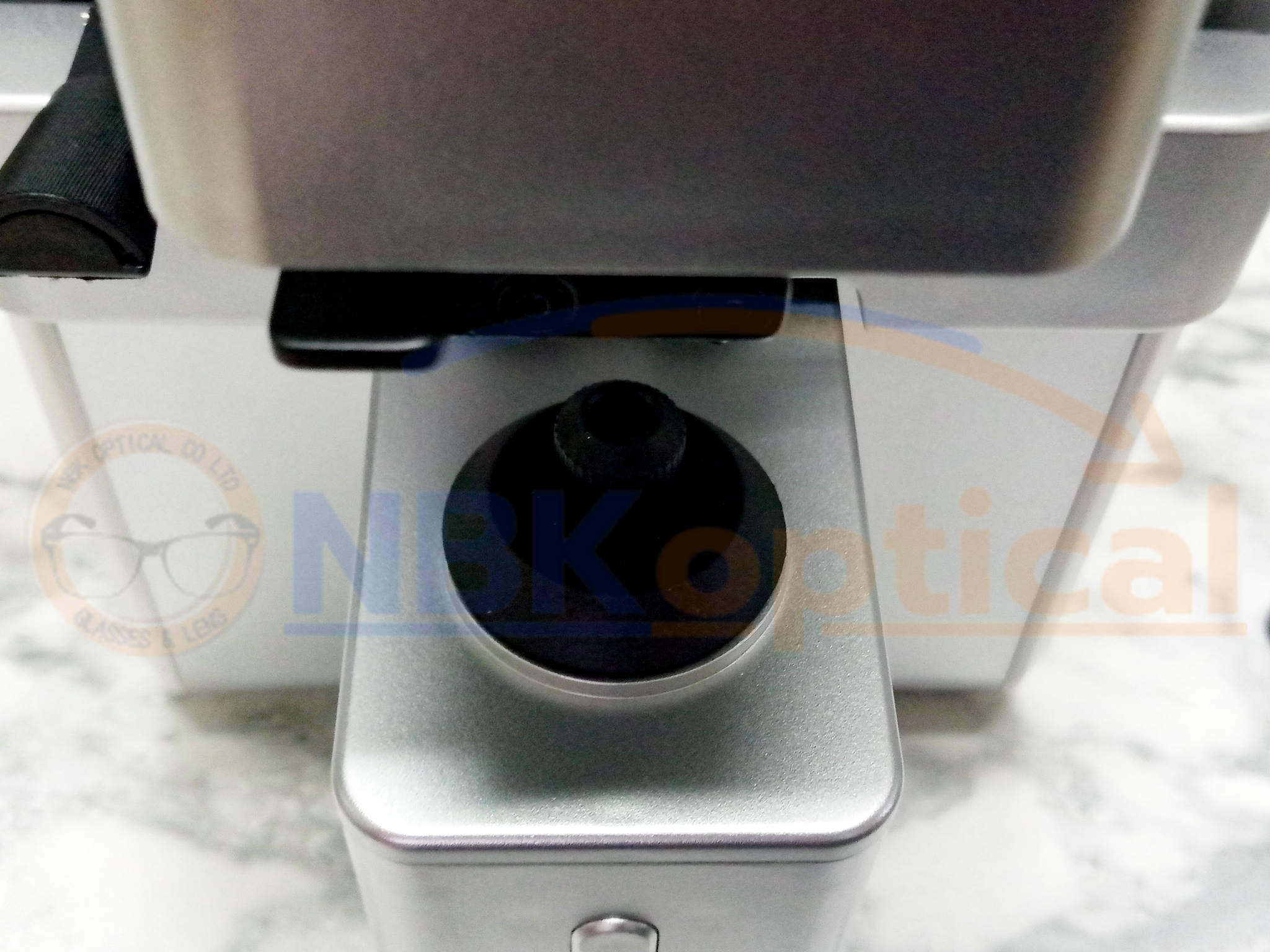 เครื่องเช็คเลนส์ออโต้ LM-900 Lensmeter