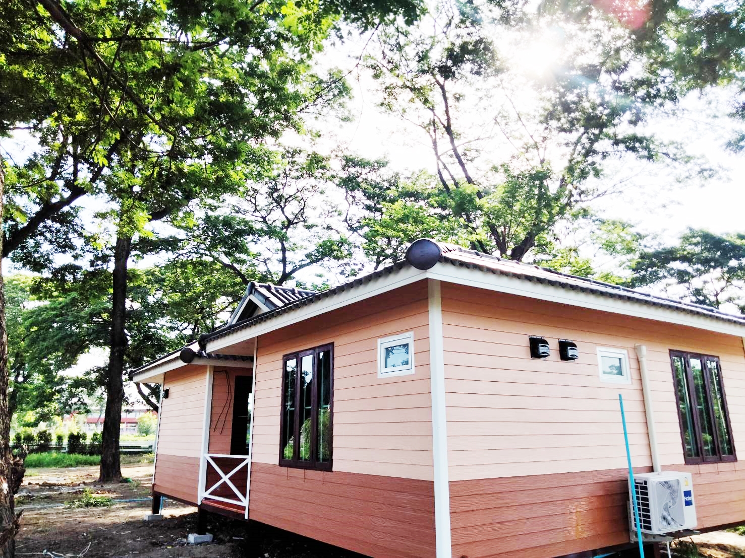 บ้านน็อคดาวน์ ขนาด 4*6 และ 3*4 พร้อมระเบียงกลางบ้าน