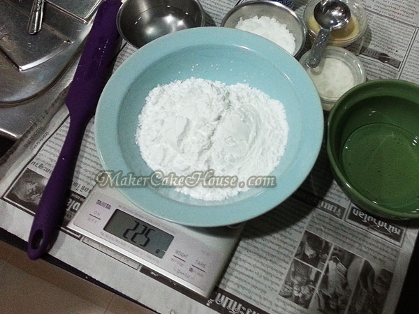 เครื่องชั่งส่วนผสมดิจิตอล TANITA KD-321 ( Made in Japan )