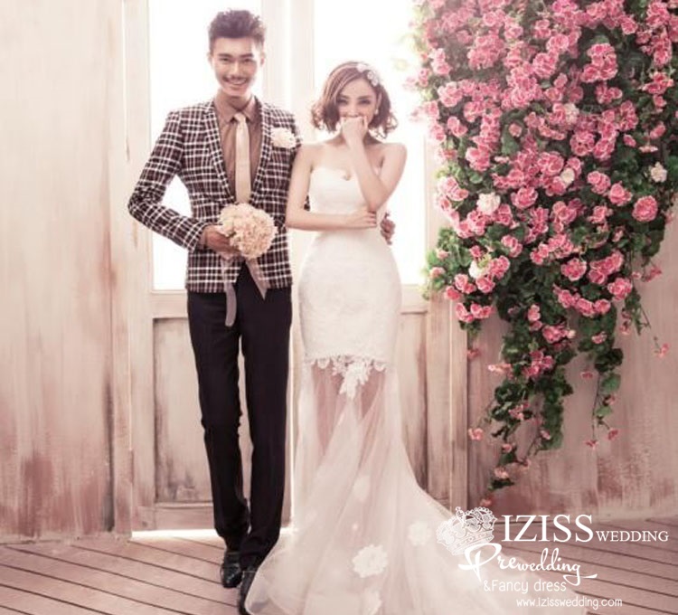 **พรีออเดอร์** PW082 ชุดถ่ายพรีเว็ดดิ้ง (pre wedding dress) ชุดแต่งงานชายหญิง "ธีมสีขาว"