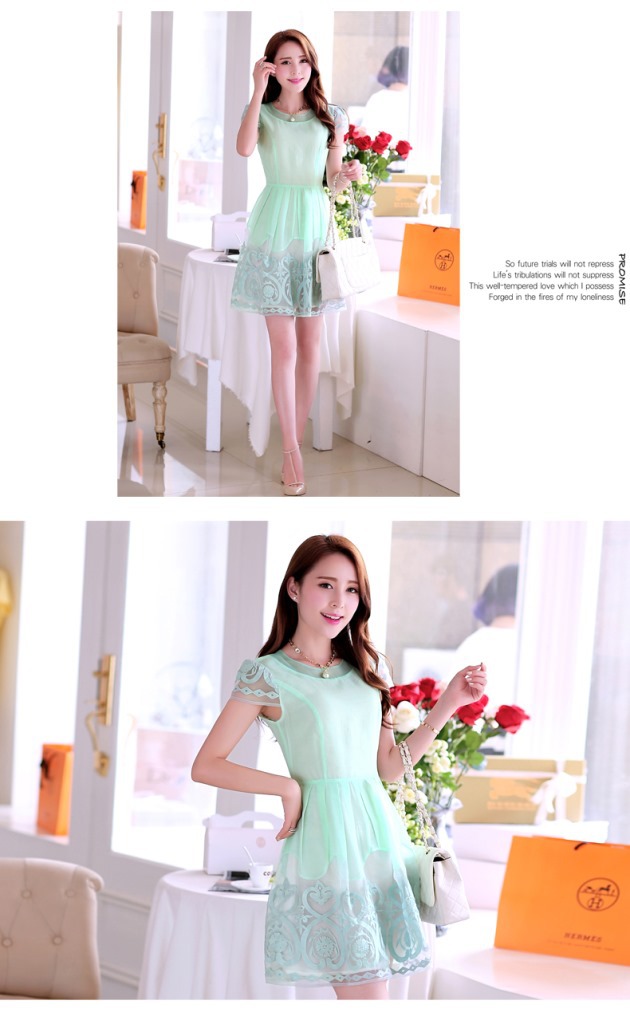 **หมดค่ะ**เดรสออกงานผ้าชีฟองแขนสั้นสีเขียวมินต์ แต่งลายช่วงชายกระโปรงและแขนแบบซีทรู สวยหวานมากๆค่ะ