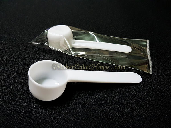 ช้อนตวงอาหารเสริม นมผง หรือส่วนผสม 10 cc. แบบก้นเรียบ สีขาว ( ราคา 10 ชิ้น )