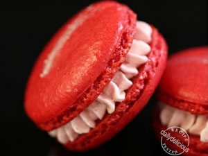 สูตรและวิธีทำมาการองไส้ Strawberry Milk Buttercream