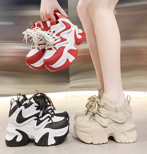 รองเท้าผ้าใบเสริมส้น 3.2 นิ้ว สีแดง/ดำ/เบจ ไซส์ 34-39