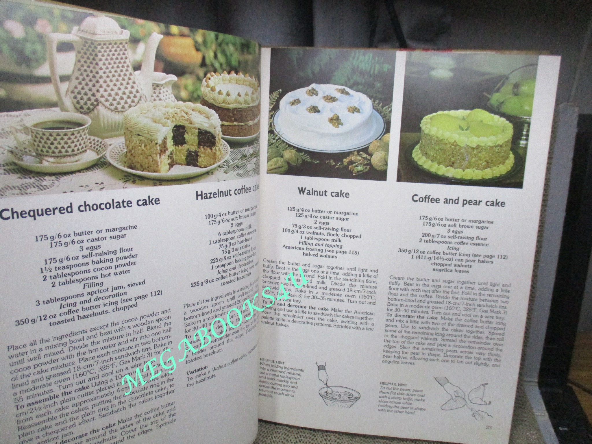 หนังสือ ตำราตกแต่งและทำขนมเค้ก(ปกแข็ง) (ภาษาอังกฤษ) Hamlyn All Colour Book of Cakes and Cake Decorating - Jill Spencer - 1981 Edition