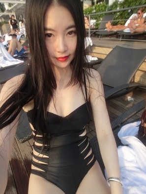 ***พร้อมส่ง***บิกินี่ชุดว่ายน้ำสีดำวันพีซ one-piece สุด sexy รับลมทะเล เล่นดีเทลซีทรูด้านข้างลำตัวเป็นชั้นๆ เรียงตามส่วนเว้า โชว์ความเซ็กซี่ hot ปรอทแตกค่ะ สวยเหมือนแบบค่ะ