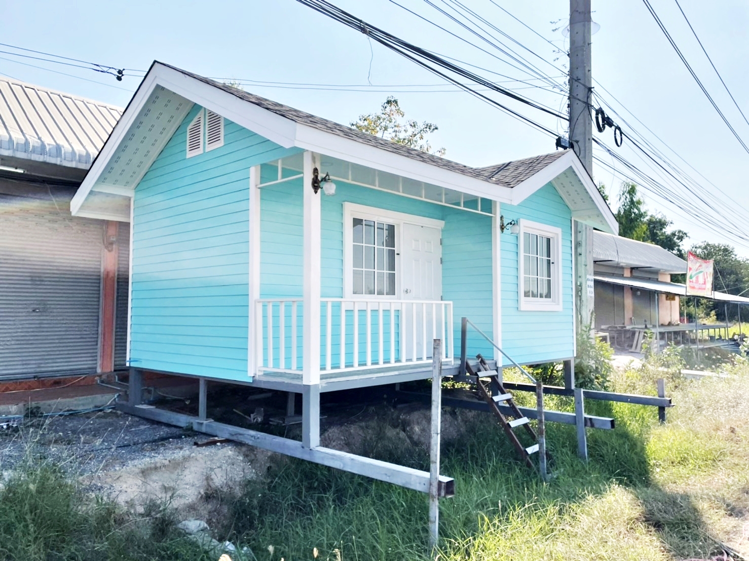 บ้านน็อคดาวน์ ขนาด 4*6 เมตร ระเบียงภายในตัวบ้าน 1ห้องนอน 1ห้องน้ำ 1ห้องโถง