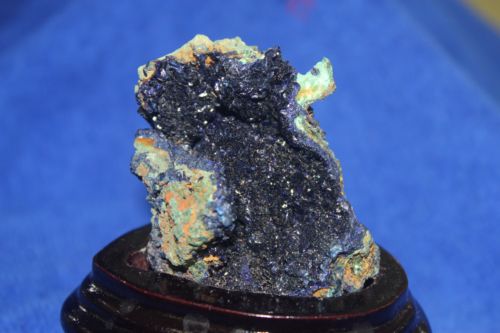 หินอซูไรต์ดิบ (Azurite)