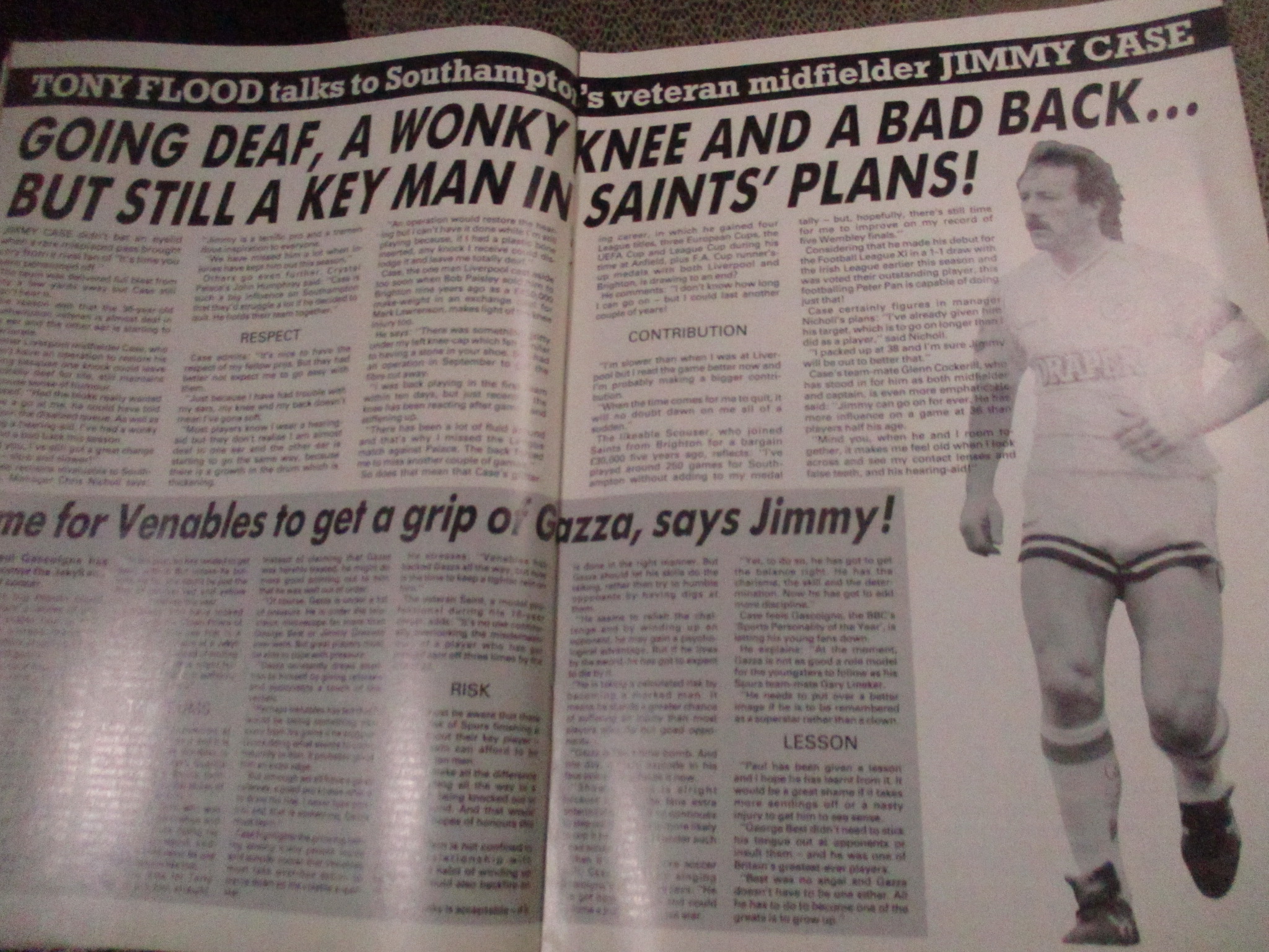 FOOTBALL MONTHLY VOL.17 NO.01 ---สตาร์ซอคเกอร์ ฟุตบอล