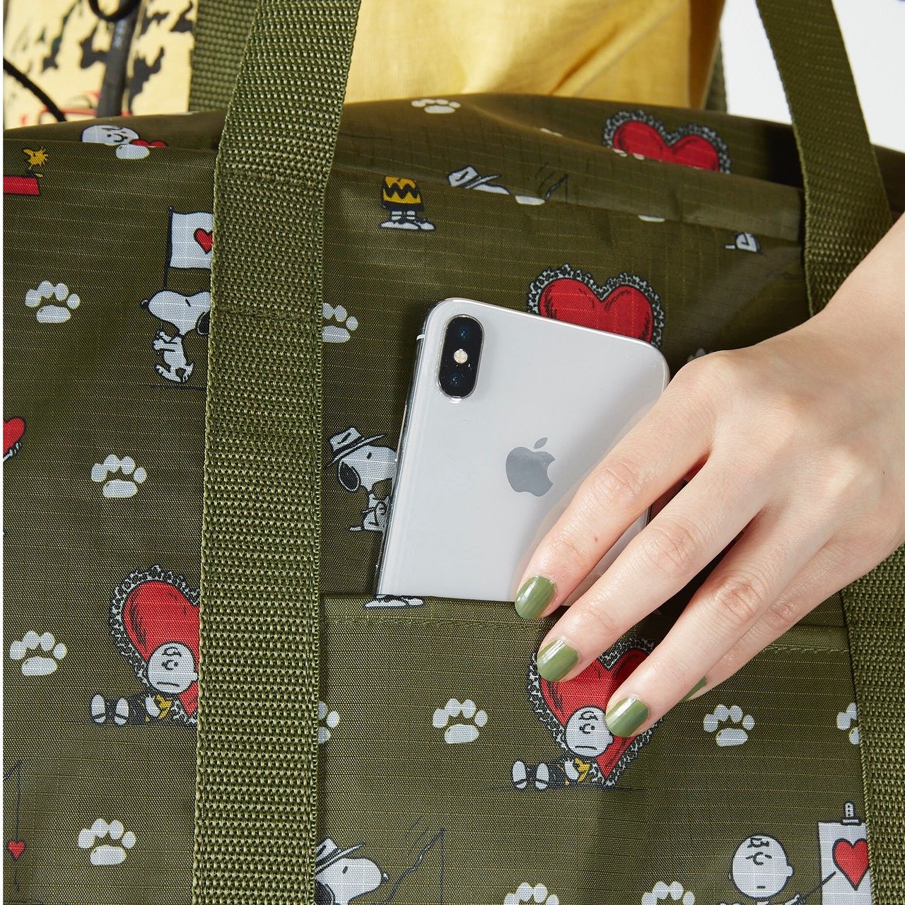 SNOOPY 2WAY กระเป๋าเดินทางขนาดใหญ่สีเขียวมะกอก ลายชาร์ลีบราวน์และสนูปปี้