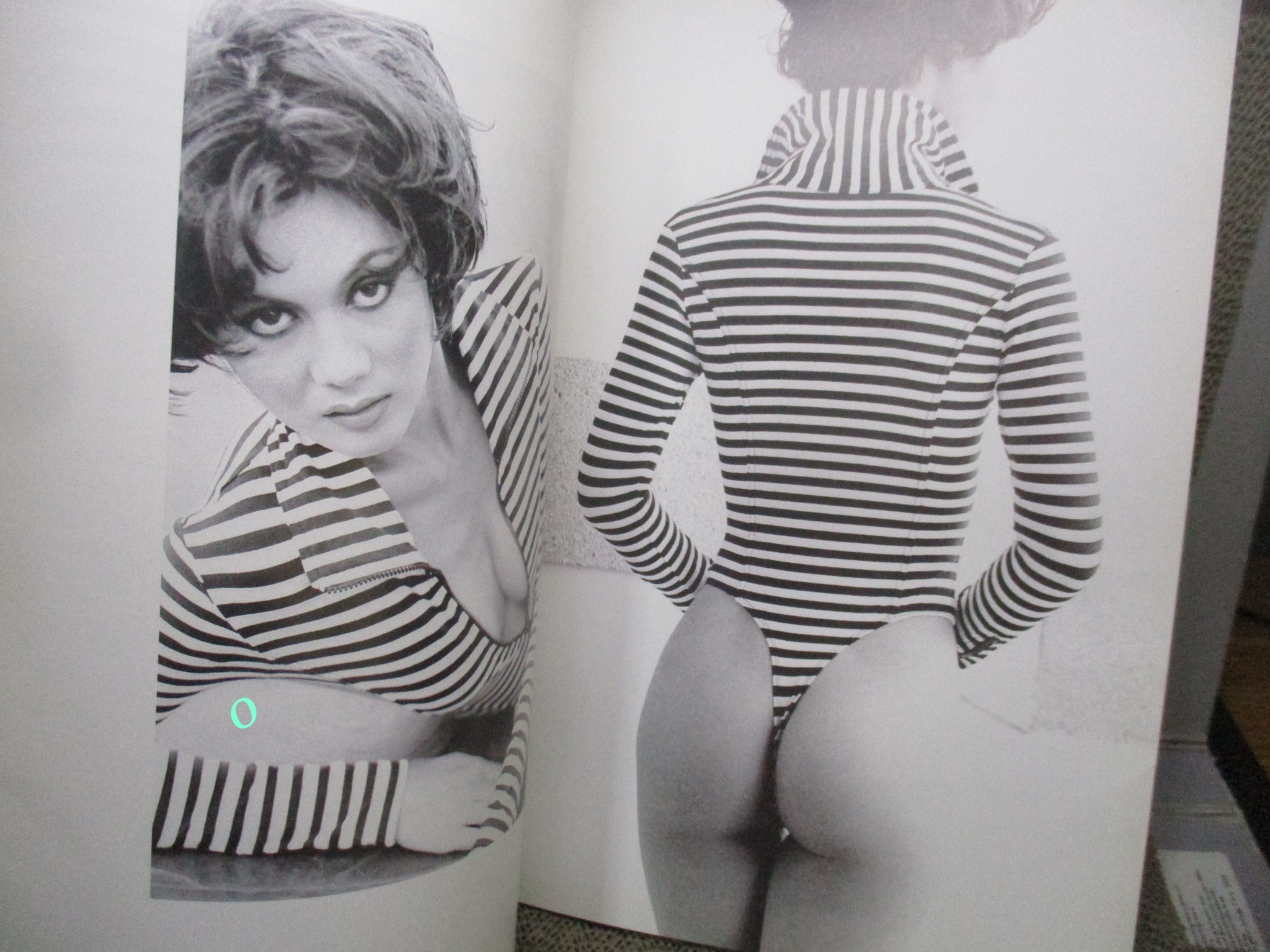 อัลบั้มนางแบบ Cattaleeya ตำหนิ ปกเก่าหน่อย มีคราบน้ำเล็กๆ เปิดได้ปกติ