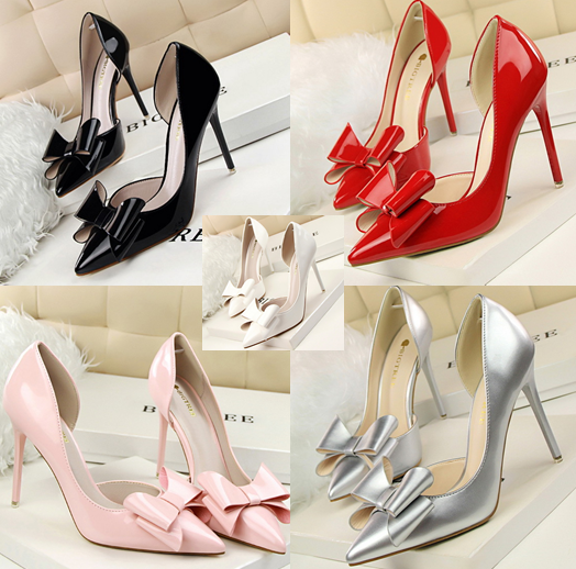 รองเท้าคัทชูส้นสูงเว้าข้างแต่งโบว์หนังเงา ไซต์ 34-39 สีดำ/แดง/ขาว/ชมพู/เทา/เงิน