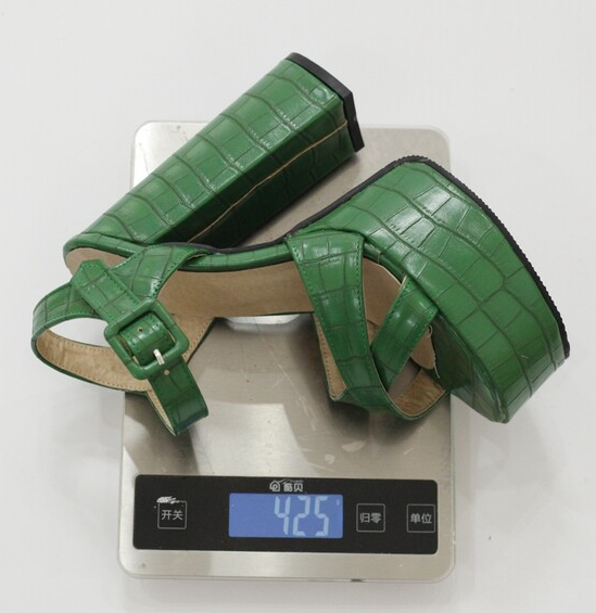 รองเท้าส้นสูงส้นหนา 5.6 นิ้ว ไซส์ 34-43 หนังบุลายสีดำ/ขาว/เขียว/แอพพริคอท