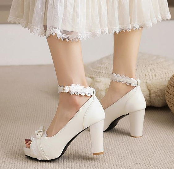 รองเท้าส้นสูงคัทชูแต่งผ้าลูกไม้ ไซต์ 34-43 สีดำ/ขาว/ชมพู/ครีม/ฟ้า