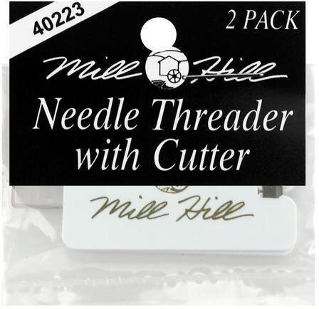 Mill Hill ที่สนเข็มพร้อมที่ตัดด้าย Needle Threader with Cutter แพ็ค 2 ชิ้น