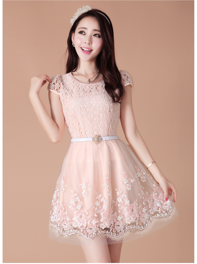 ***หมดค่ะ*** เดรสไปงานแต่งสีส้มโอโรสผ้าถักลายดอกไม้สีส้ม คอเสื้อประดับด้วยมุก กระโปรงผ้าโปร่งปักเลื่อมเป็นรูปดอกไม้ พร้อมเข็มขัดสวยเหมือนแบบค่ะ